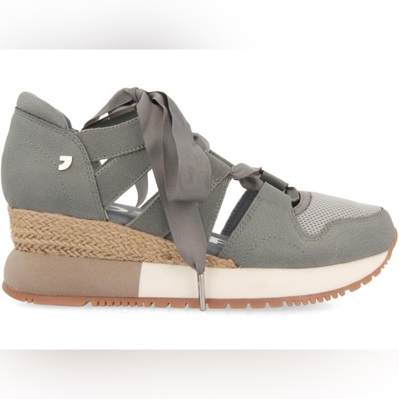 Gioseppo Women’s Low-Top Sneakers Size 9 - Picture 1 of 4